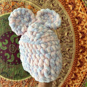 Crochet hat for child, with ears
